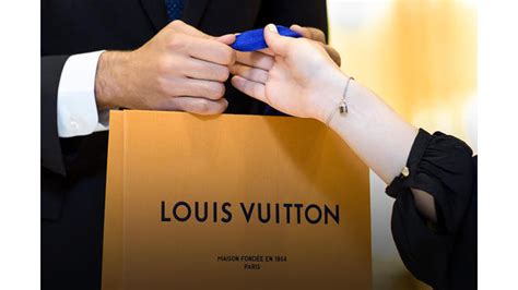 Louis Vuitton store manager salary